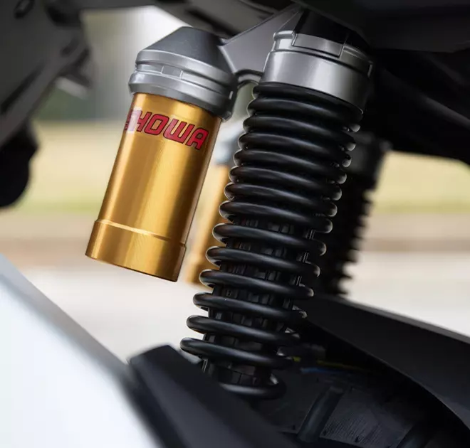 سیستم تعلیق مقاوم با کمک‌فنرهای پریمیوم
